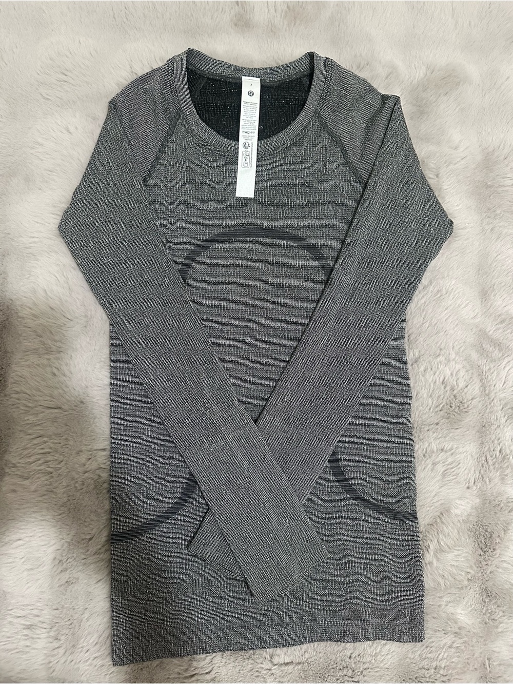 NWOT Lululemon Swiftly Tech Long-Sleeve Shirt 2.0 *Hip Length Size 2